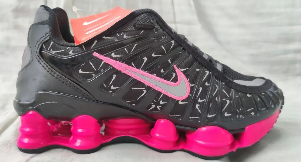 Nike shox feminino preto e rosa best sale