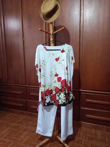 Conjunto de Blusa e calça capri