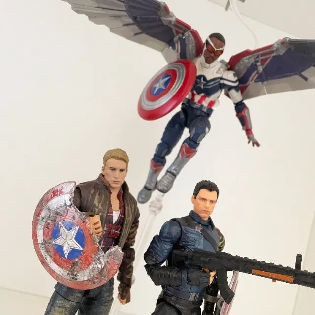 Marvel Legends Avengers Capitão América, Falcon & Winter Soldier - Foto 6