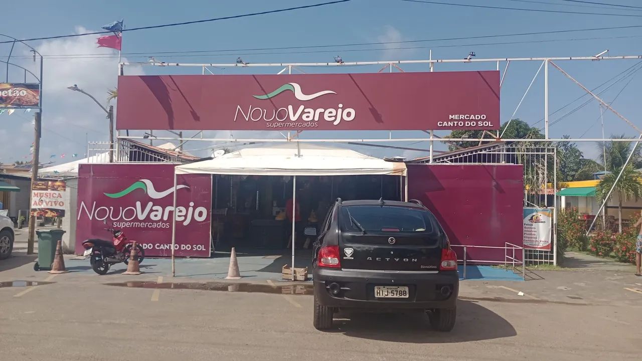 Passo mercado montado foncionando linha verde ao lado hofaville  total ária 2700 mt