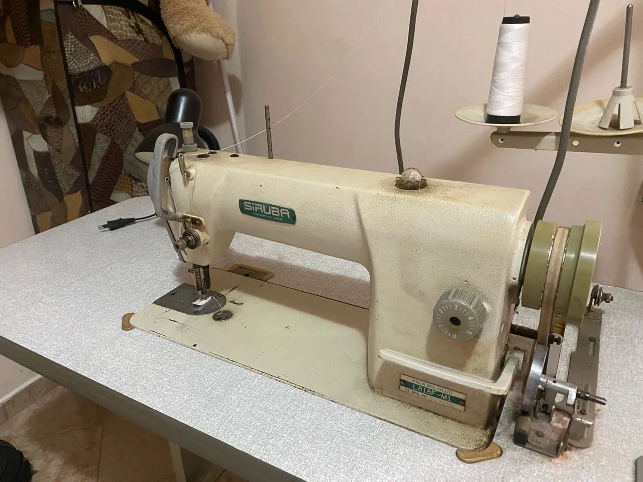 Máquina de Costura Siruba Industrial L818F-M1 - Foto 2