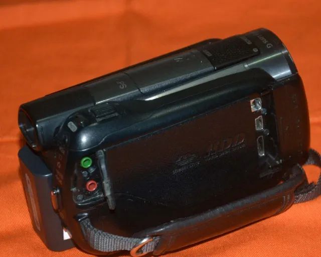 handican sony hdr-12(520) madei in japan 240gb + cartão. R$800 vender hoje.! - Foto 2