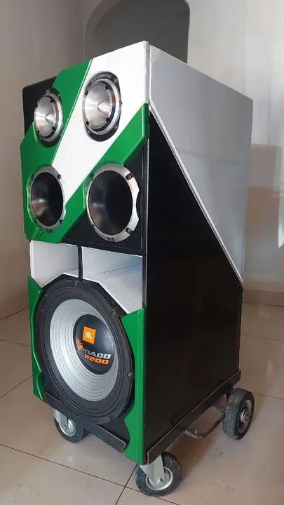 Som automotivo Bob
