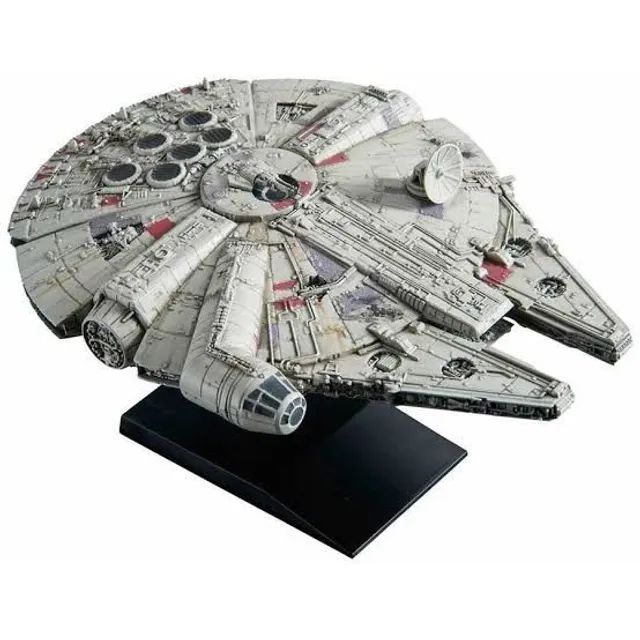 Nave Millennium Falcon - Star Wars Bandai 