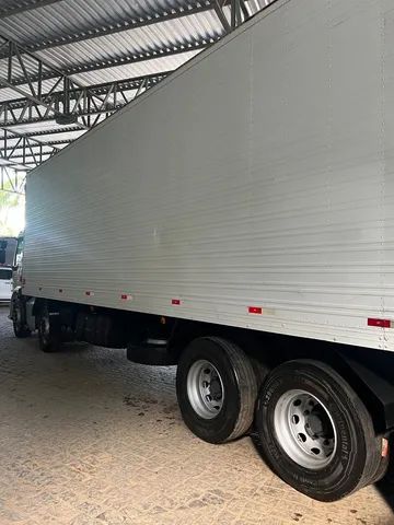 Volvo VM 330 Baú 2014 - Foto 4