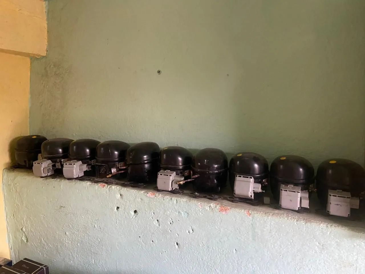 Vendo ou troco Compressor Embraco Em2x3134u P/ Freezer E Cervejeira Metalfrio - Foto 4