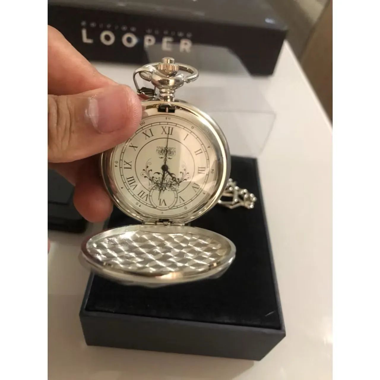 PROMOÇÃO Blu ray Gift set Looper com relógio, steelbook