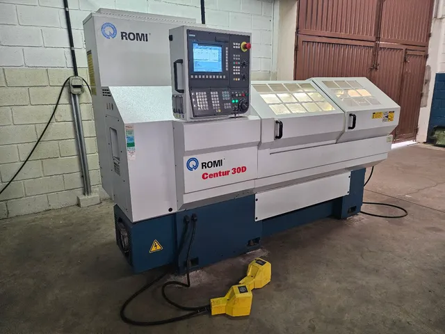 Torno CNC Romi Centur 30d 200 horas