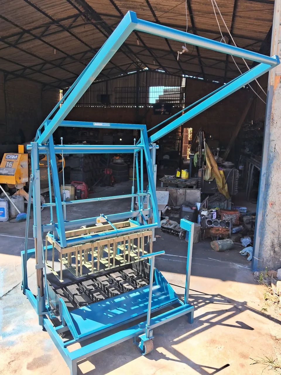 Máquina para Fabricação de Blocos de Concreto - Foto 2