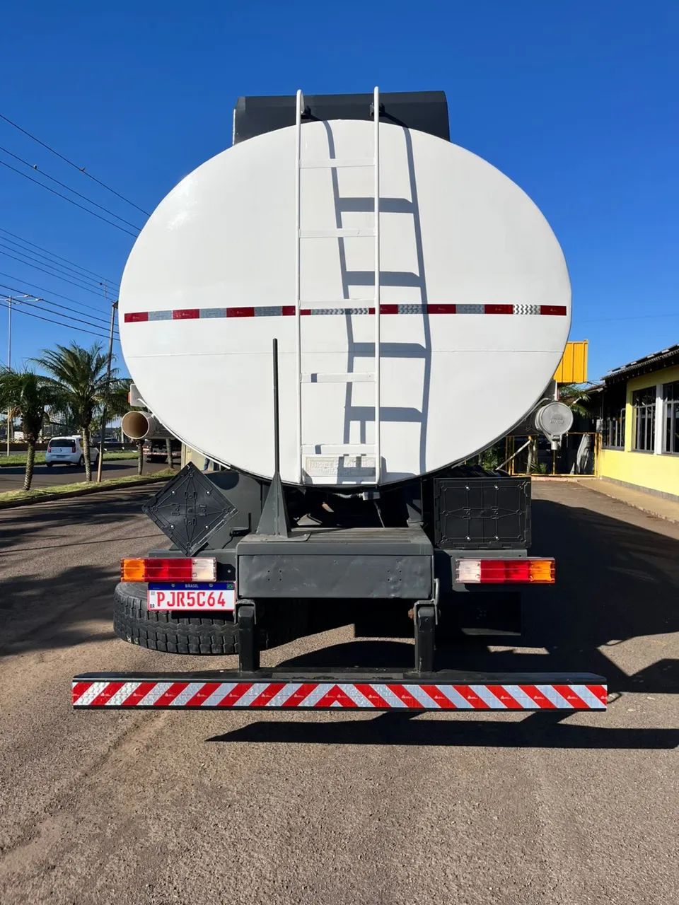 Volvo VM 270 Bitruck  - Foto 3