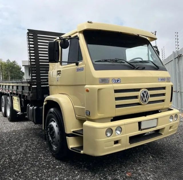 vw 23220 6x2 carroceria 2006