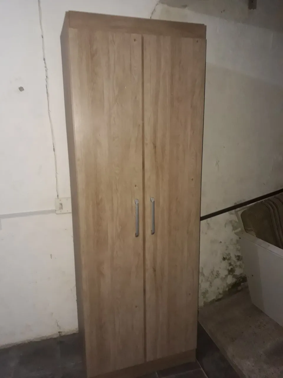 Guarda-Roupa 2 Portas E 2 prateleiras novo