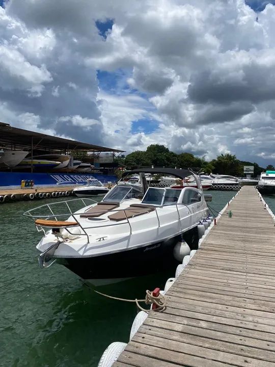 Lancha Triton 360 impecável - Pronta para navegar!