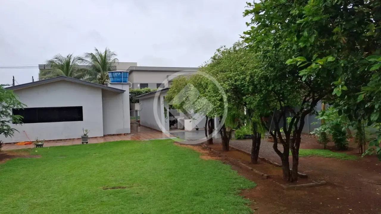 Vende-se Duas Casas em Amplo Terreno - Sorriso/MT codigo: 106121