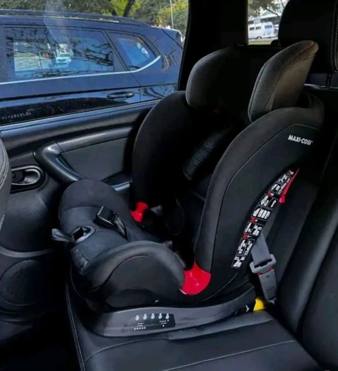 Cadeirinha Automotiva Maxi-Cosi de 9-36kg Semi-nova Higienizada  - Foto 4