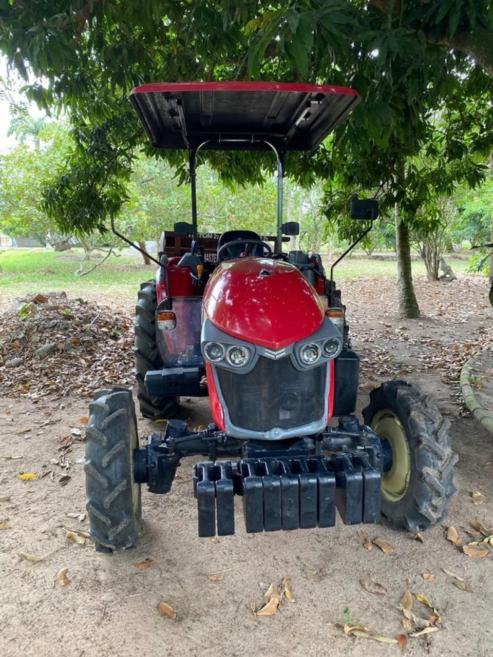 Trator YANMAR 2023 e Acessórios