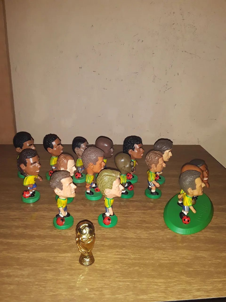 Kit de bonecos mini craques do Brasil ótimo estado entrego apenas em itapetininga-sp  - Foto 5