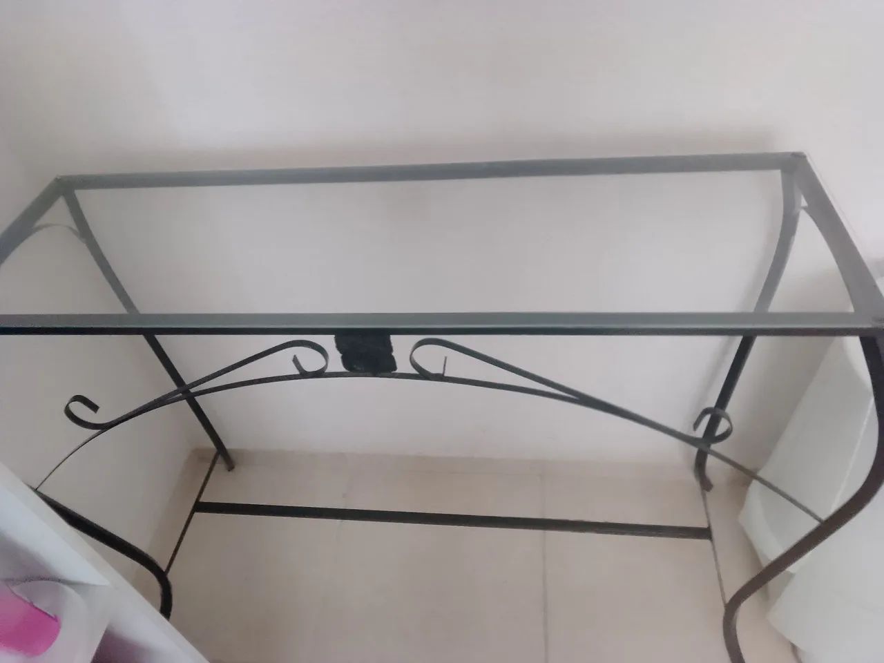 Mesa de ferro com tampo de vidro 