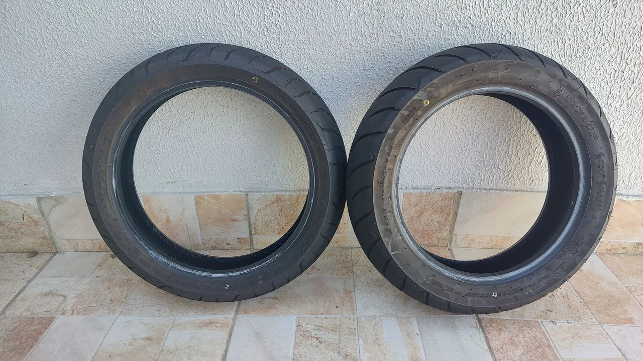 Pneus Conjunto XMax Original Dunlop, ótimas condições