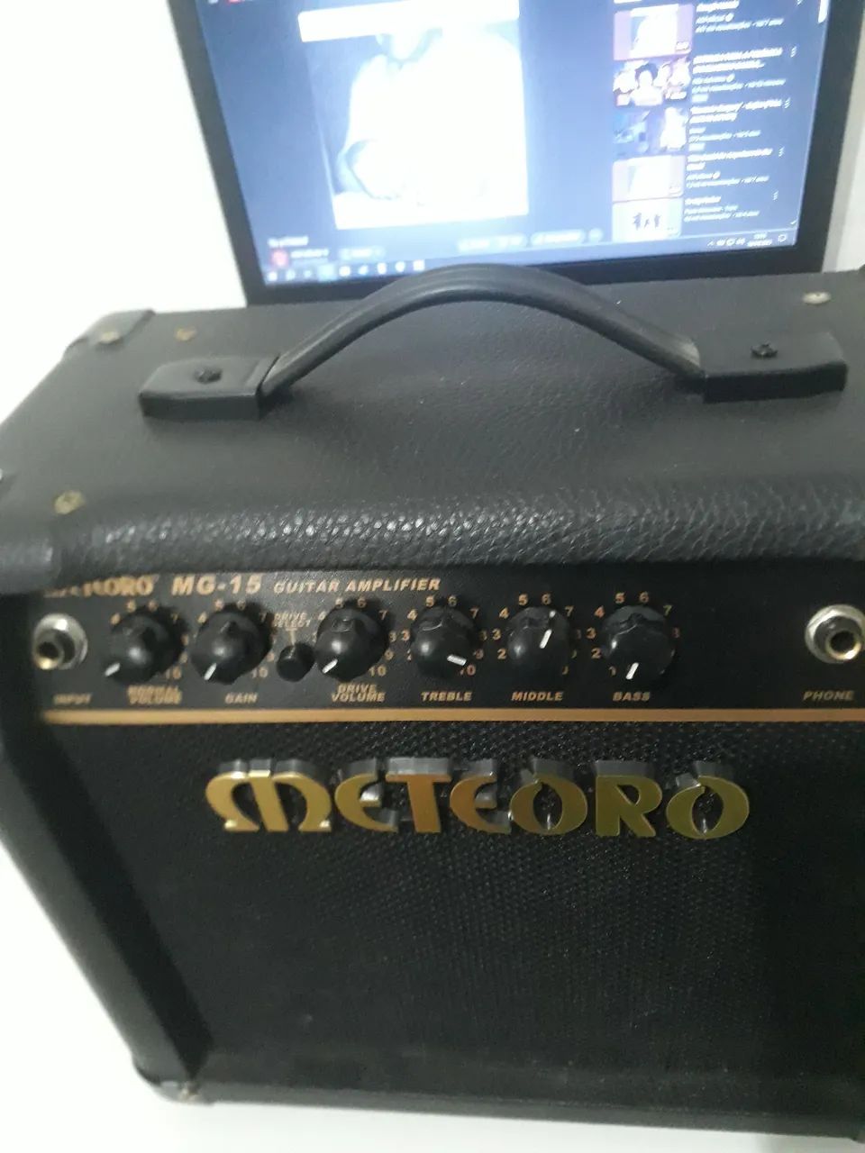 Amplificador Guitarra Meteoro MG-15