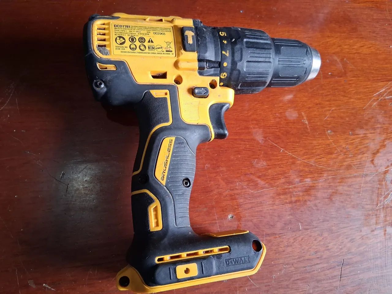 PARAFUSADEIRA DEWALT ORIGINAL DCD7782 N/ acompanha carregador e bateria 