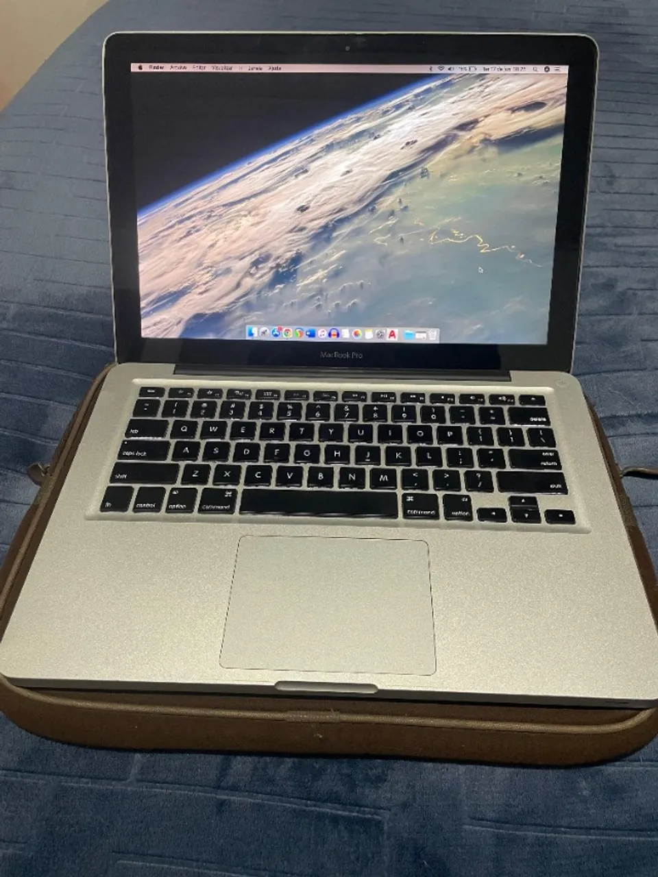 MacBook Pro (13-inch, Late 2011) - SSD, 8GB RAM, Bateria a Trocar - C/ Capa e Acessórios!