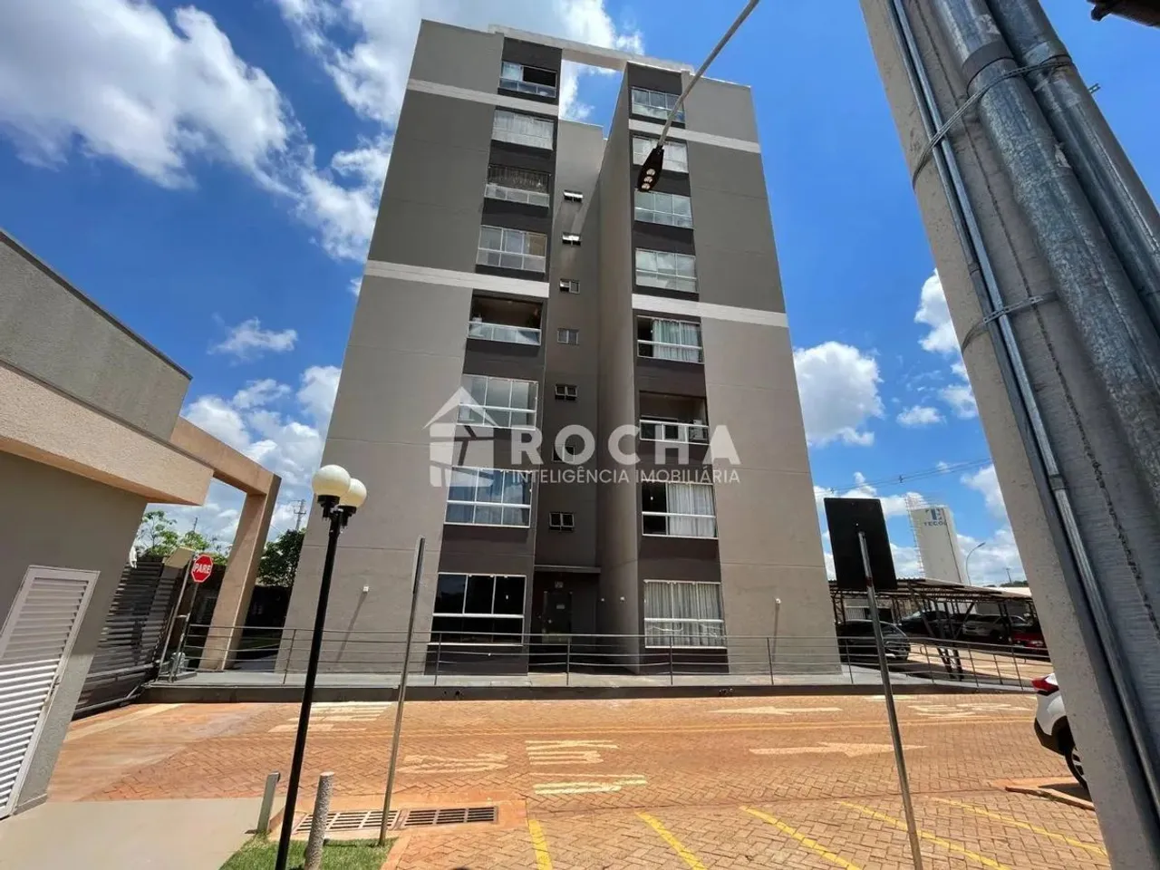 Apartamento à venda com semi-suíte e móveis planejados
