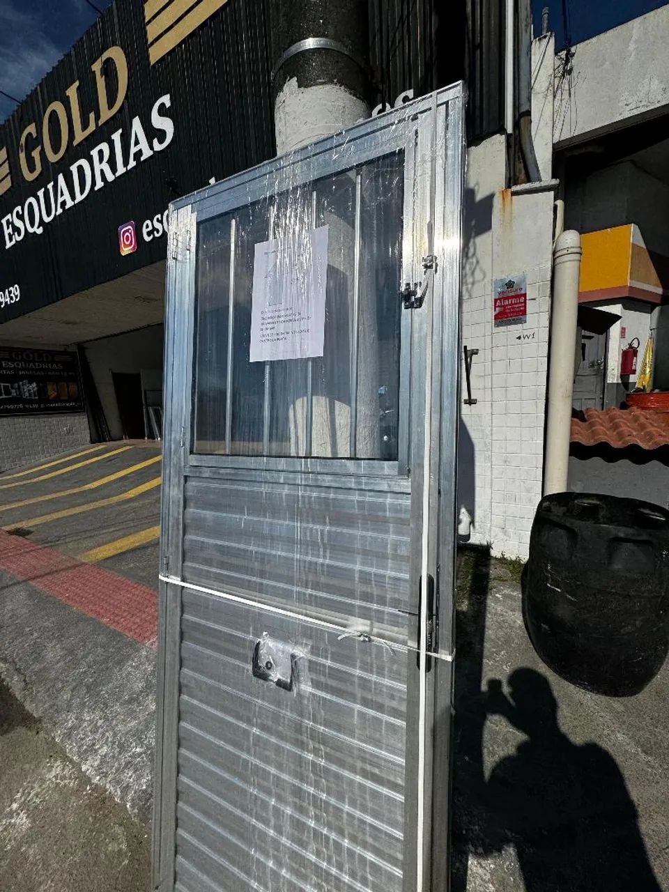 Portas de alumínio com vidro e grade 80cm - Direto da Fábrica! - Foto 2