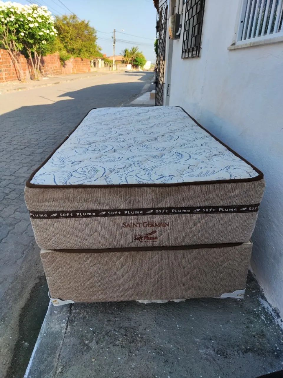 Cama de solteiro Saint German