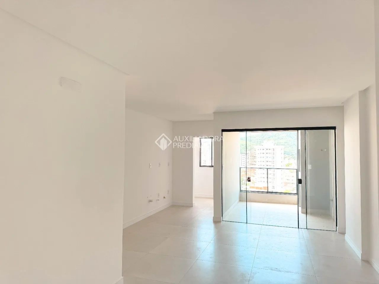 Apartamento novo com 3 suítes e sacada com churrasqueira - Foto 5