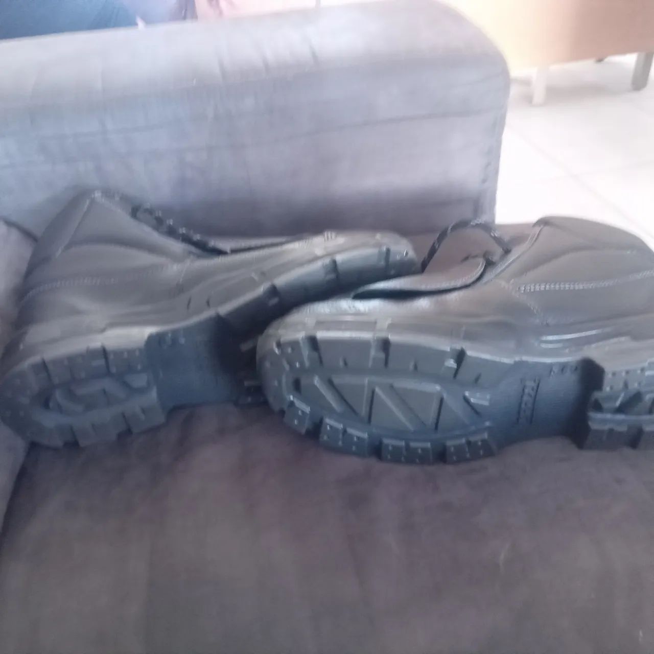 Botas de Segurança - Tamanho 44 - Foto 3