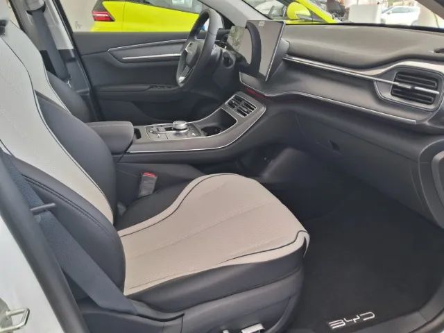 BYD King GS Híbrido Plug-in: Eletricidade + Gasolina 0 km  2025 (2 1) 9 6 4 15 - 4 5 6 0 - Foto 2