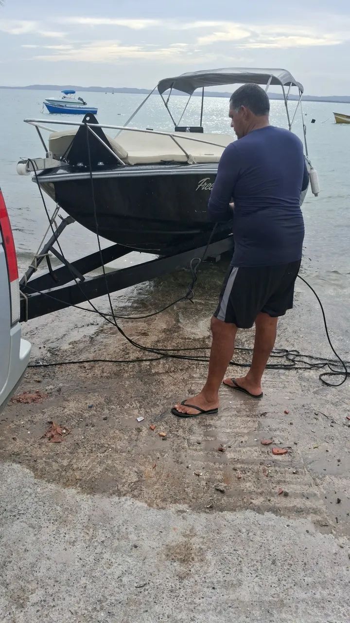 Lancha Exclusiva 18" única no NORDESTE 72.000,00  Motor Mercury 60hp 4 tempos EFI ano 2016 - Foto 4