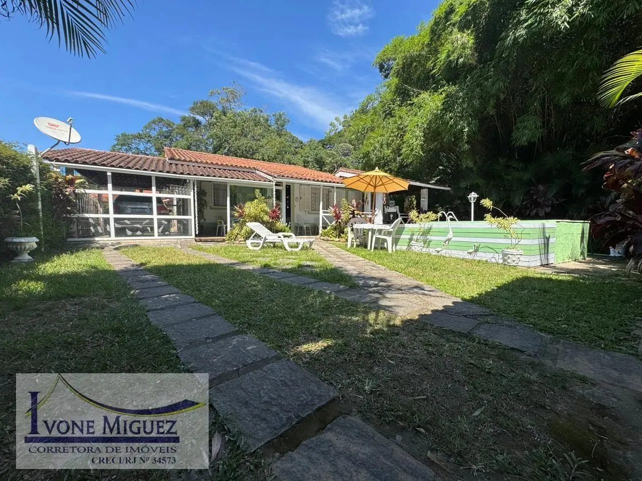 Casa em Village São Roque - Miguel Pereira