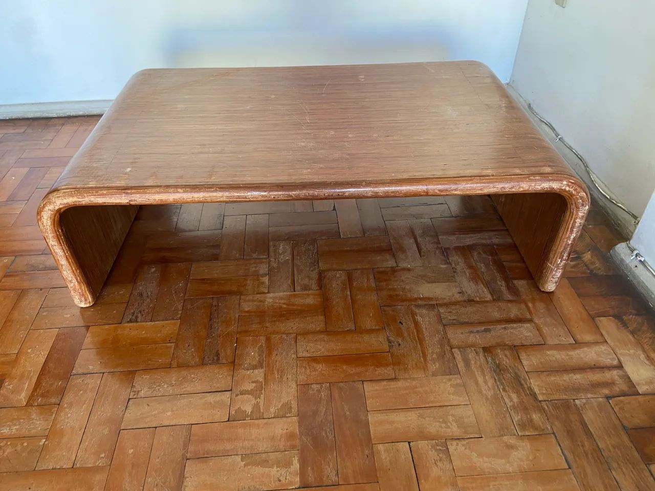 Mesa de centro maravilhosa em madeira solida  - Foto 2