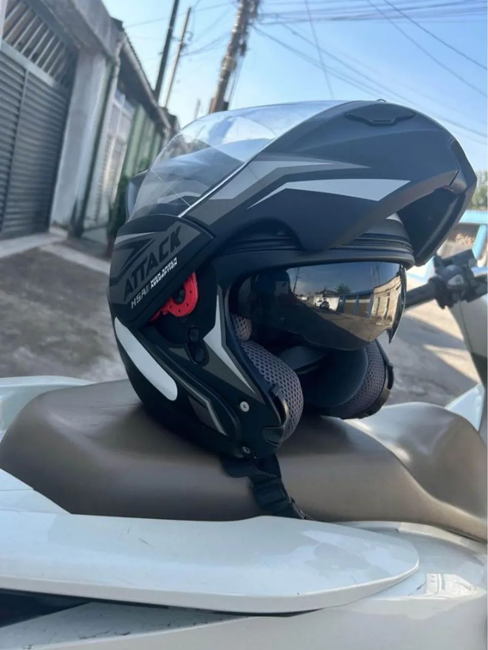 Capacete Escamoteavel com óculos interno - Foto 2