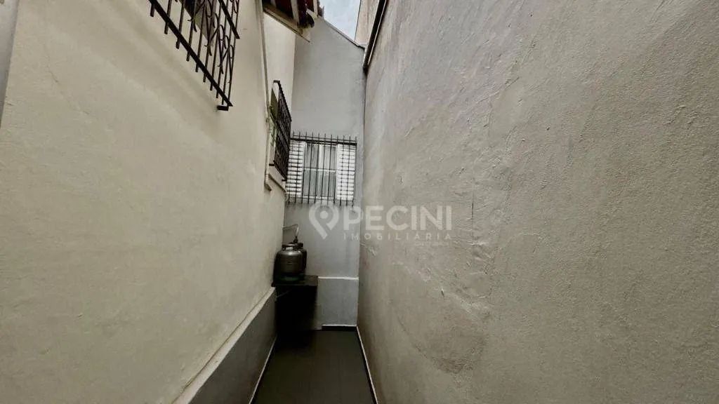 Casa para venda com 2 quartos no centro de Rio Claro. - Foto 2