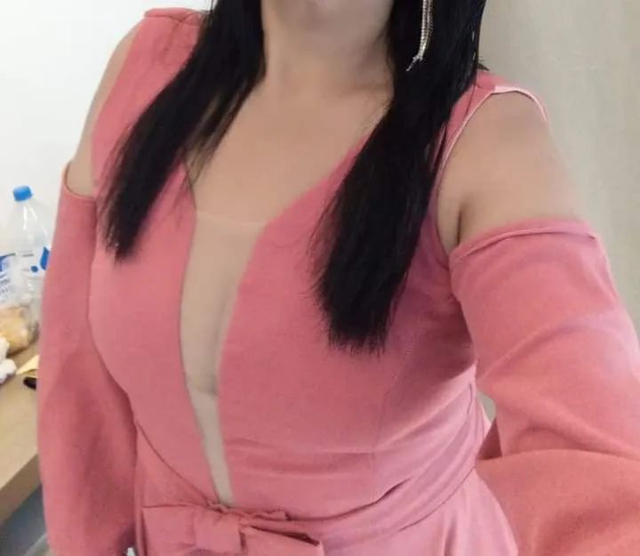 Vestido Rosa Decote V Manga Longa