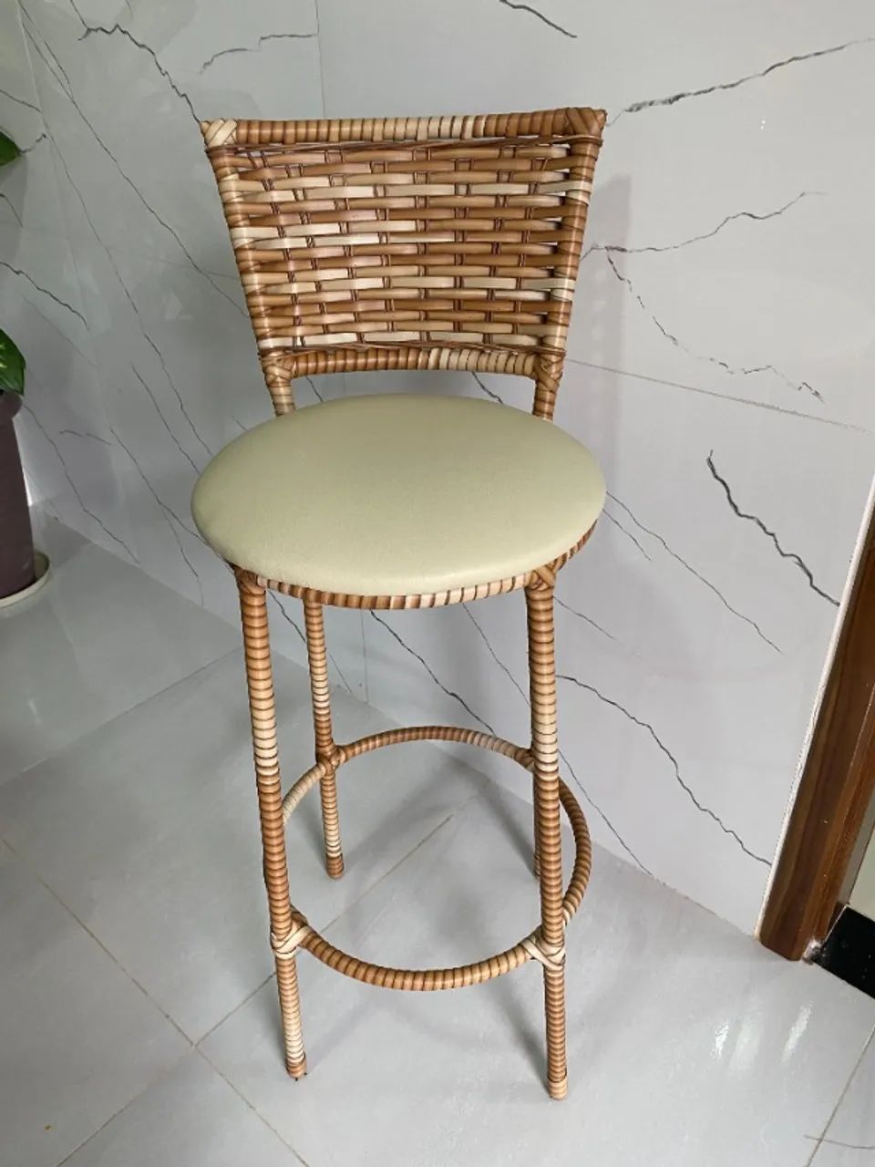 Banqueta Padrão em fibra Sintética!