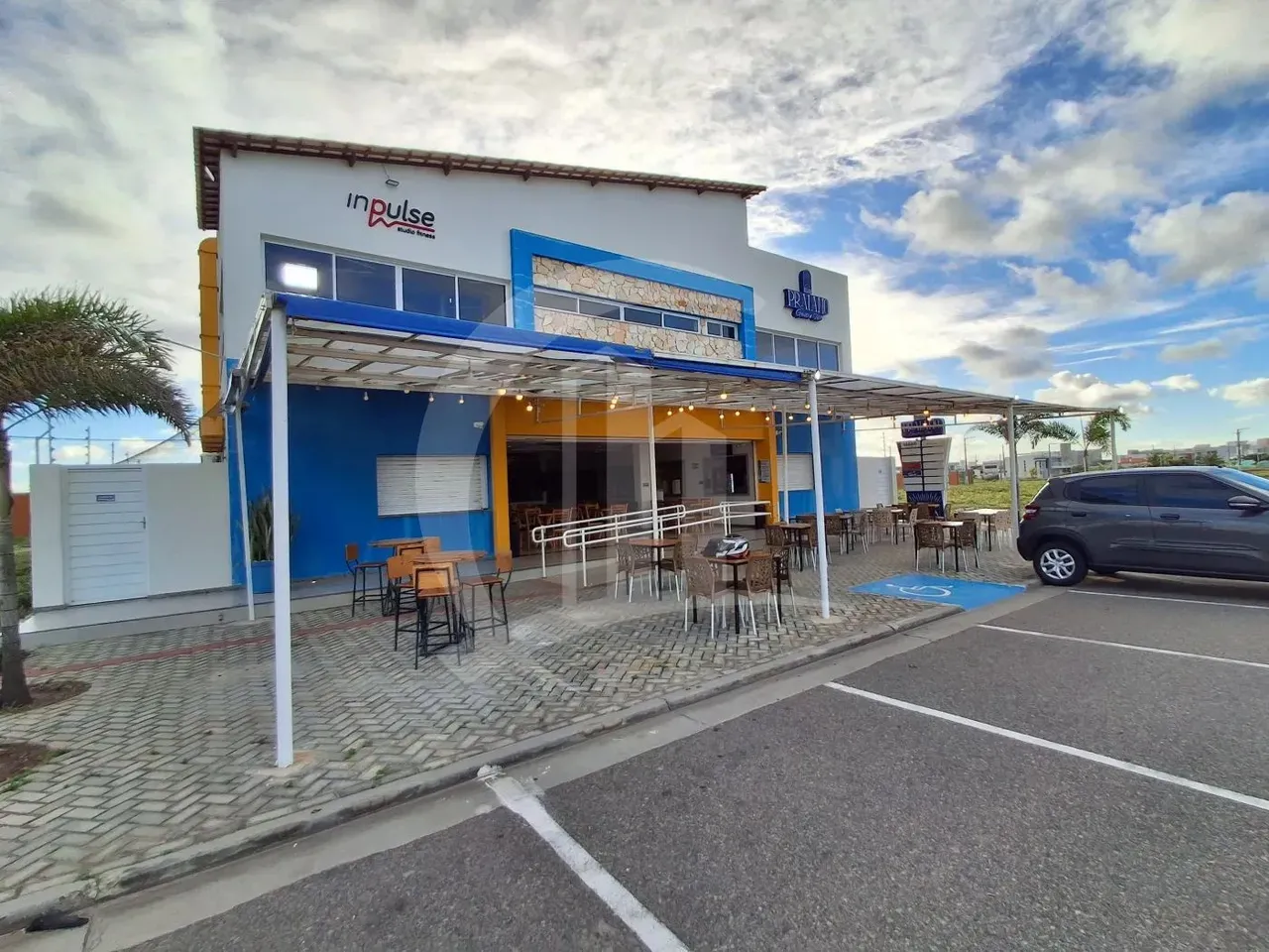 Oportunidade de Aluguel comercial em área de alto fluxo e grande visibilidade na Barra dos