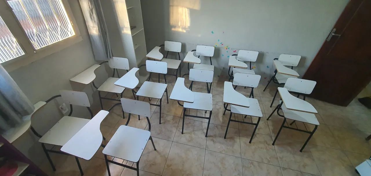 Cadeira (Carteiras) escolares com prancheta