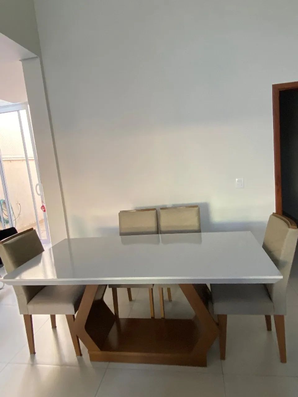 Mesa de jantar com cadeiras - Foto 2