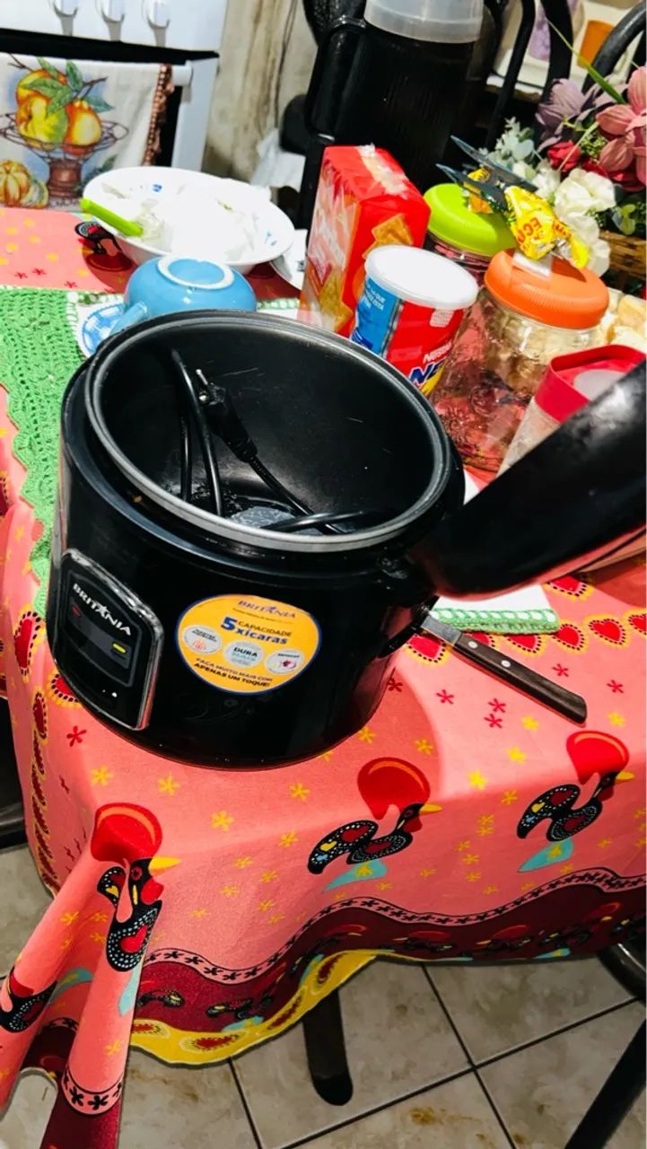 Panela Elétrica de Arroz Britânia 5 Xícaras