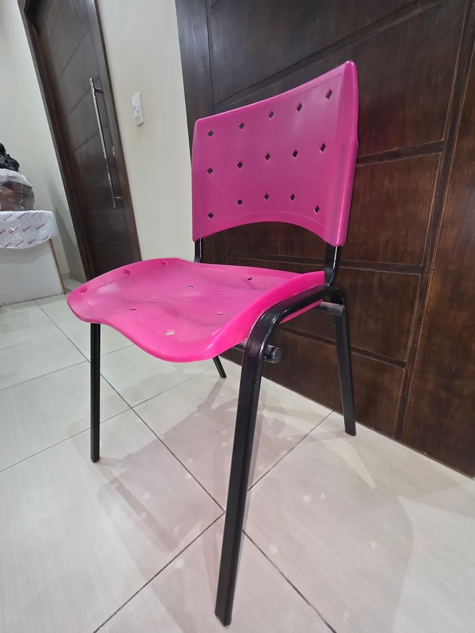 Cadeira iso rosa escola, quarto - Foto 2