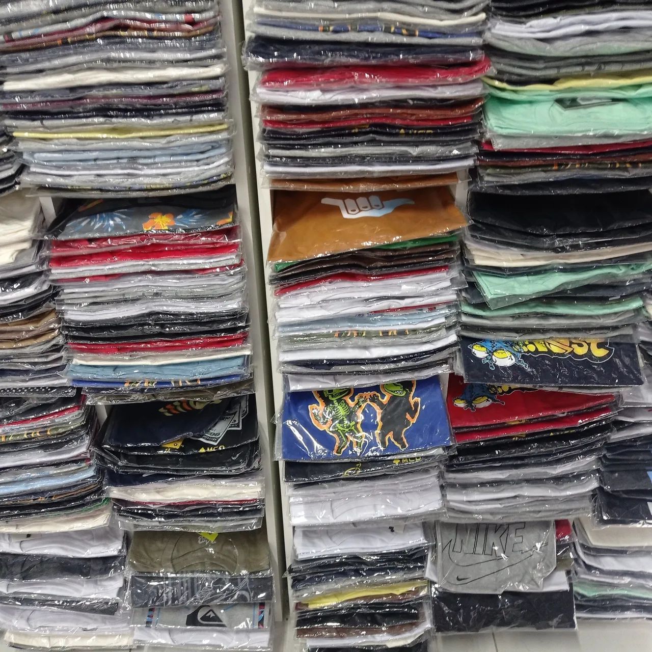 Camisetas Multimarcas Atacado - Várias marcas e tamanhos - Foto 2