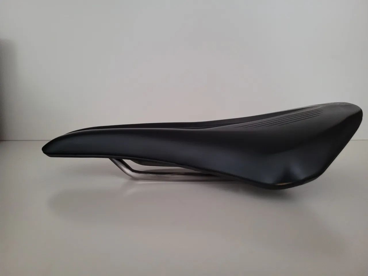 SELIM FIZIK VENTO ARGO R3 PRETO 150MM - Foto 4