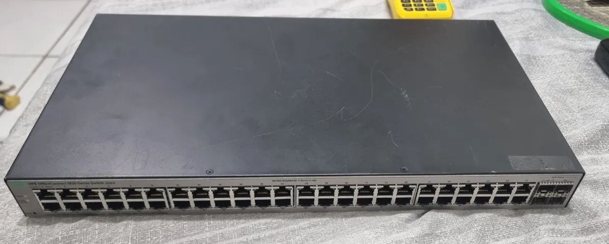 Switch Gerenciável 48 Portas 10/100/1000 E 4 Sfp 1820-48g J9981a Hp