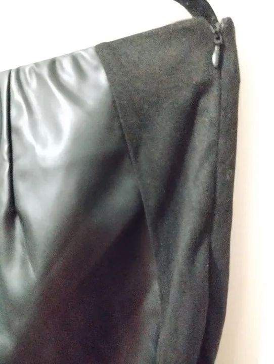 Calça de couro sintético preta n44 - Foto 2