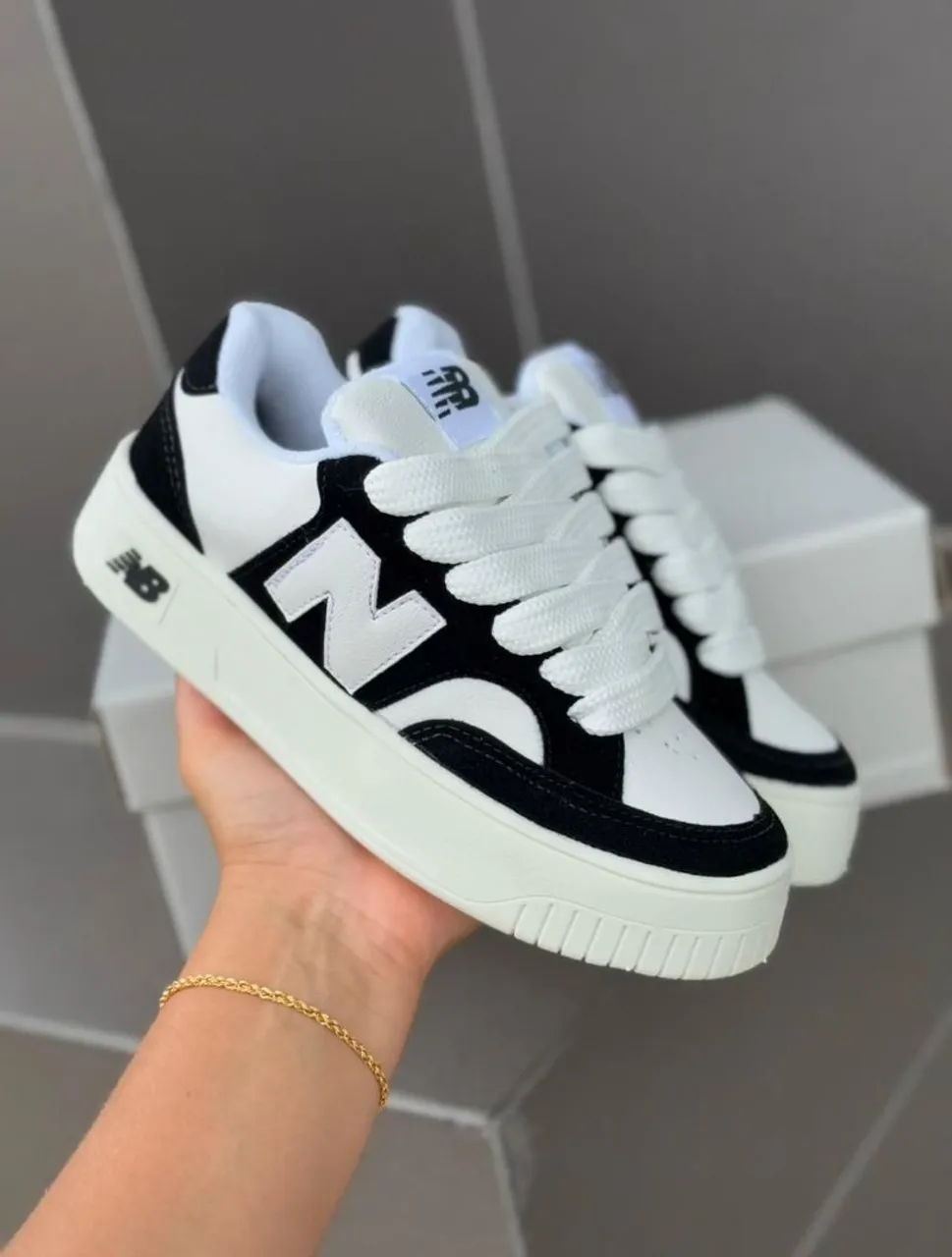 Tênis New Balance 574 Branco e Preto