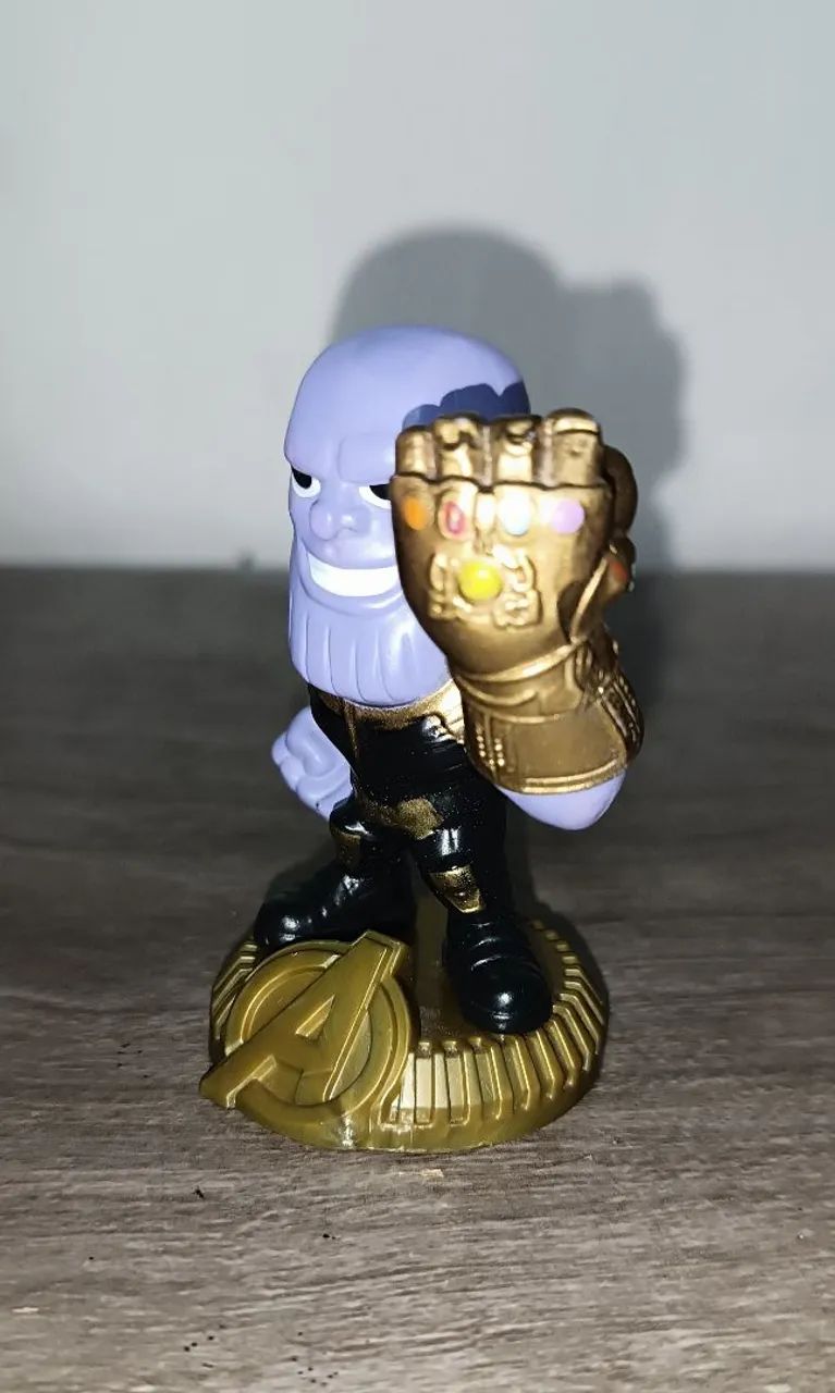 Boneco Thanos com Manopla do Infinito - Marvel - Foto 3